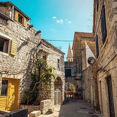 Melem Stari Grad (Hvar)