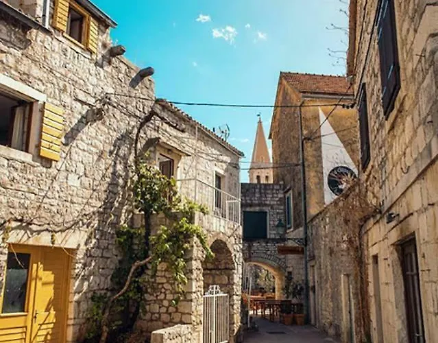 Melem Stari Grad (Hvar)
